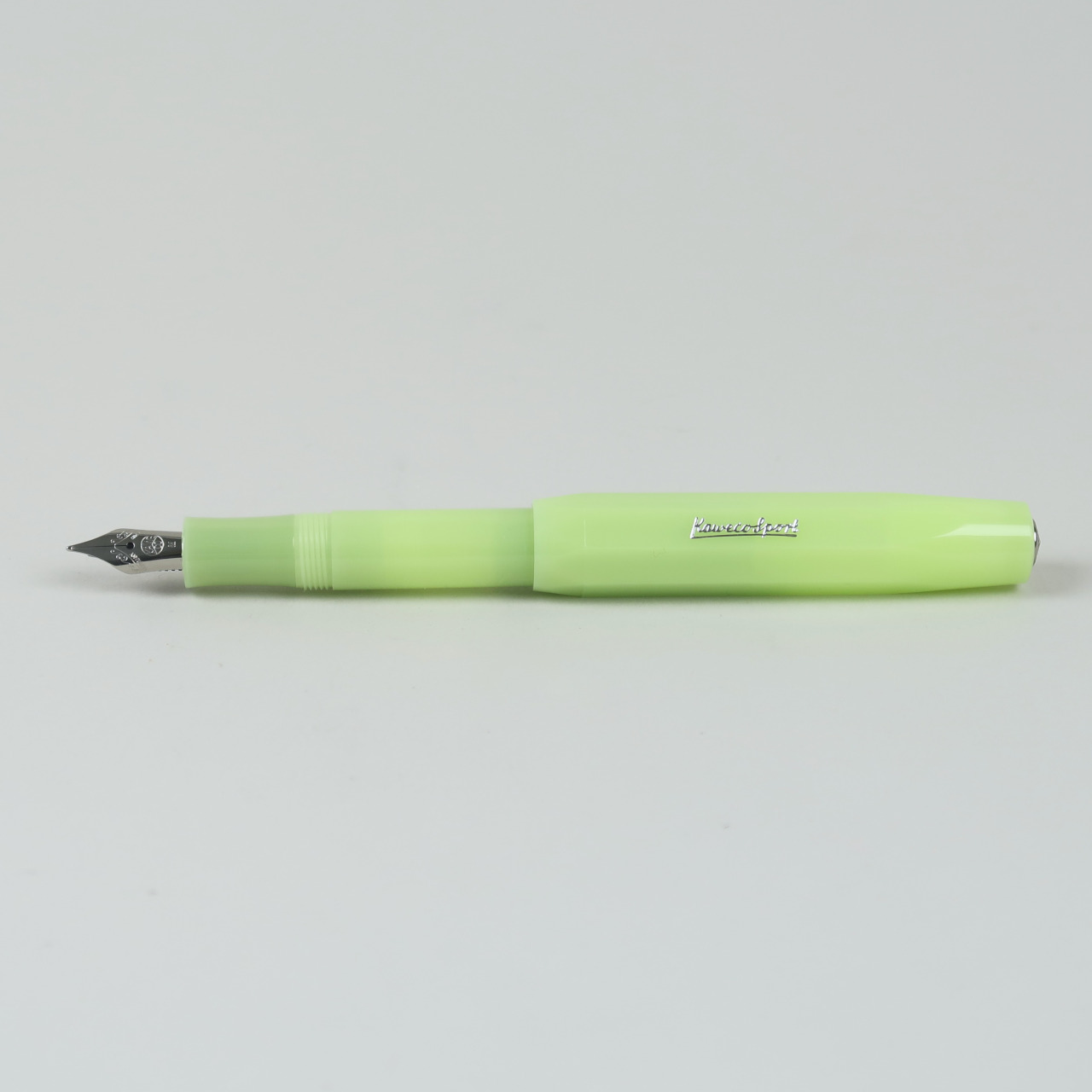 Trouva: Penna stilografica sportiva smerigliata - Lime fine