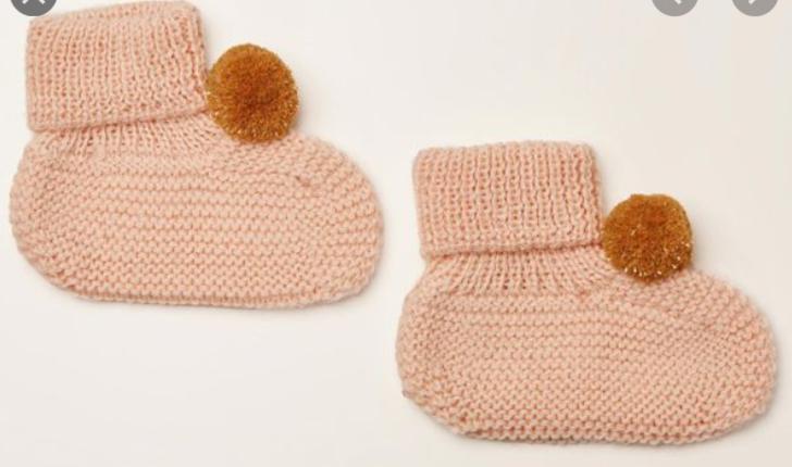 Oeuf Pom Pom Booties