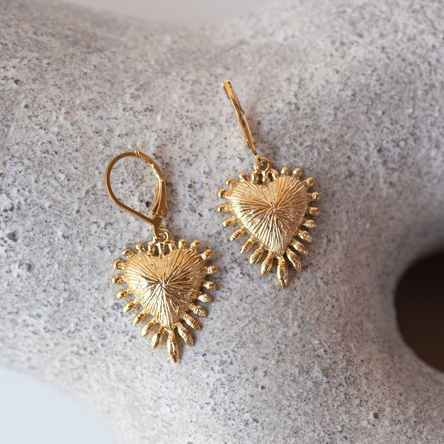 Heart Rays Earrings Gold