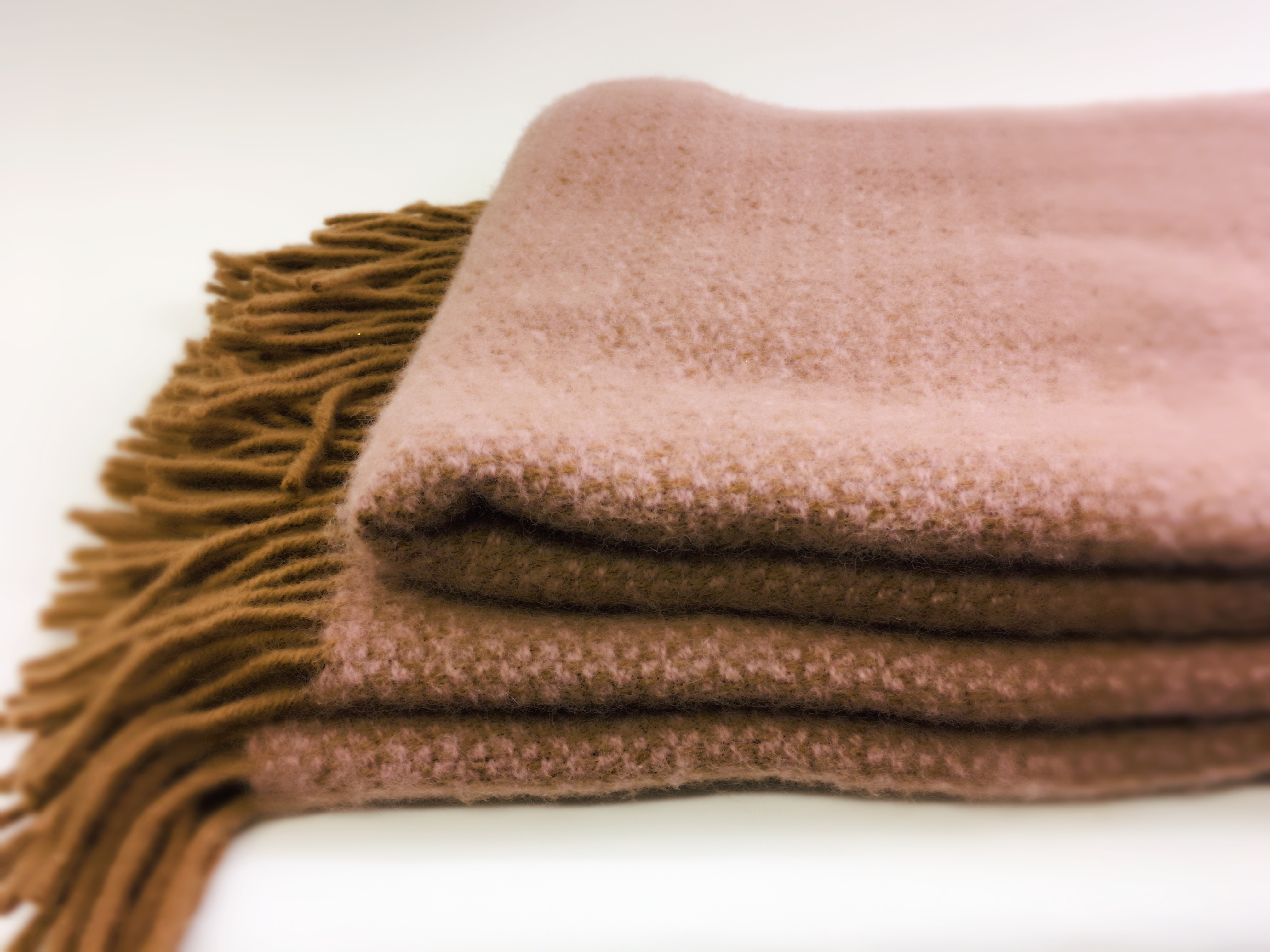 D&T Design Blanket Wool Punto Camel / Rose FB 3858