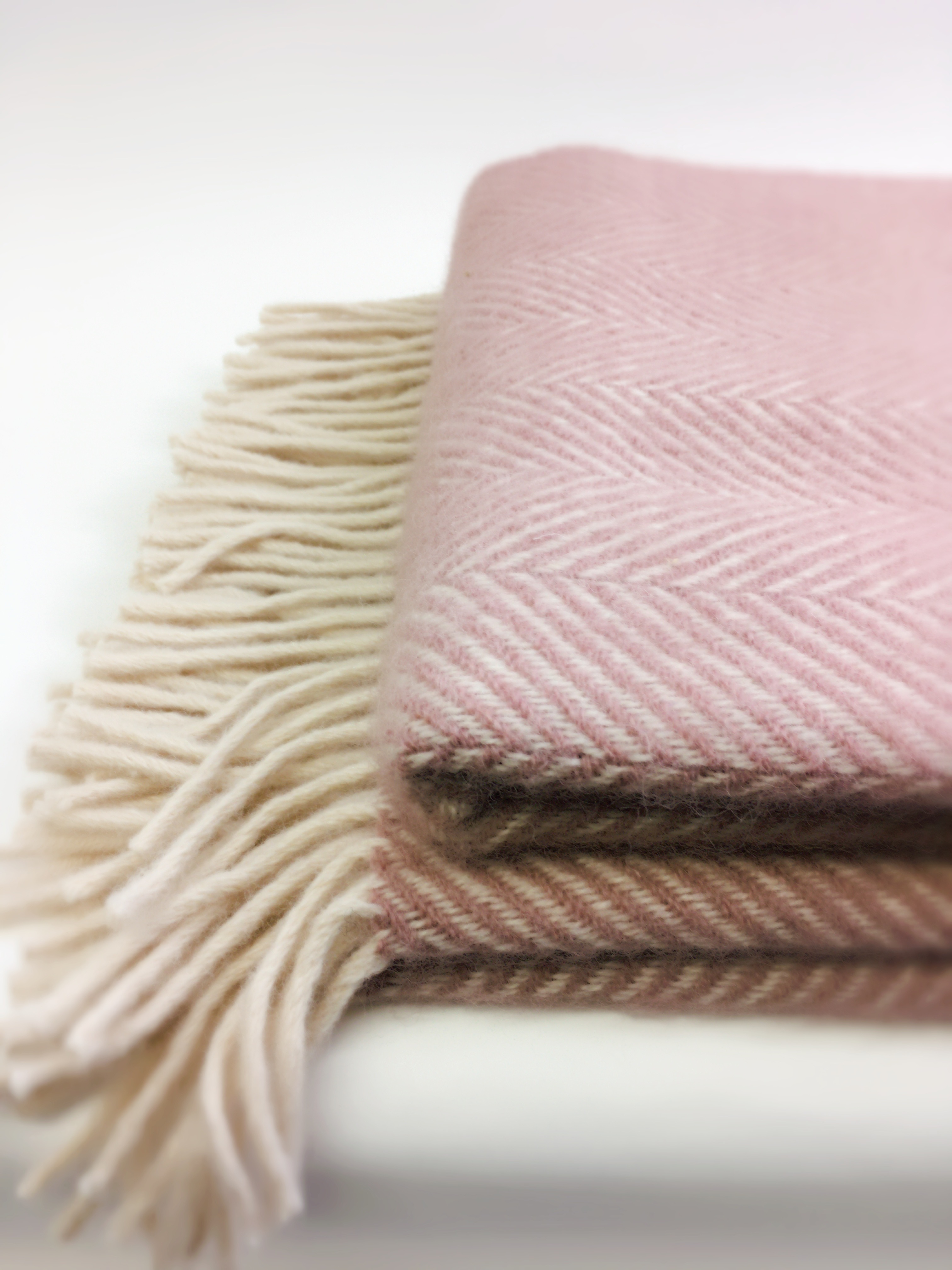 D&T Design Blanket Wool Herringbone, Pink / Off White Fb 3058