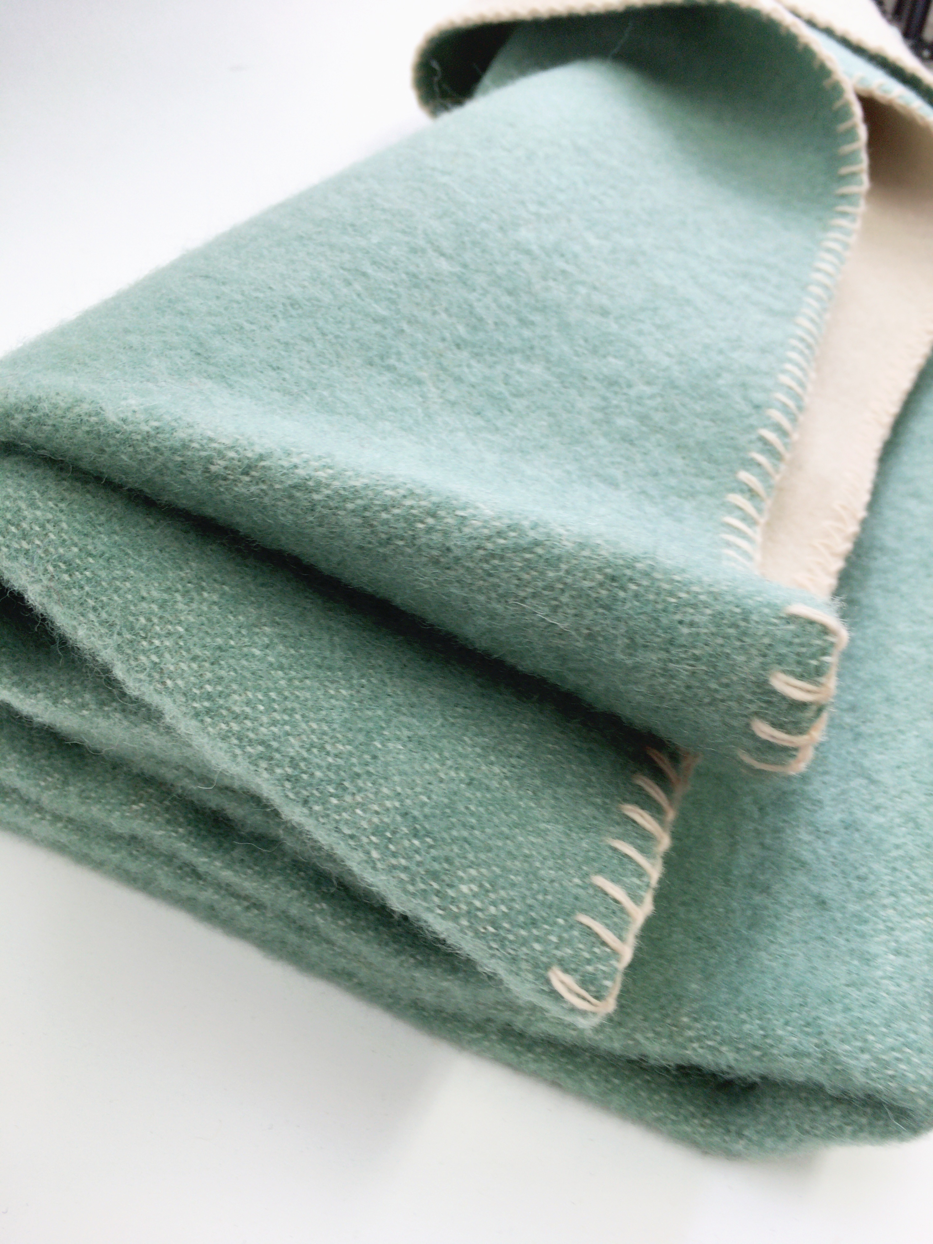 D&T Design Blanket Wool Double Face Beige / Ocean Blue FB65