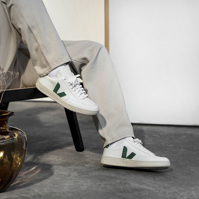 veja v12 leather white cyprus