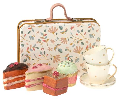 Maileg Cake Set in Suitcase