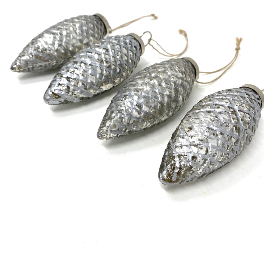 Society of lifestyle  Fir Cone Bauble- Set of Four