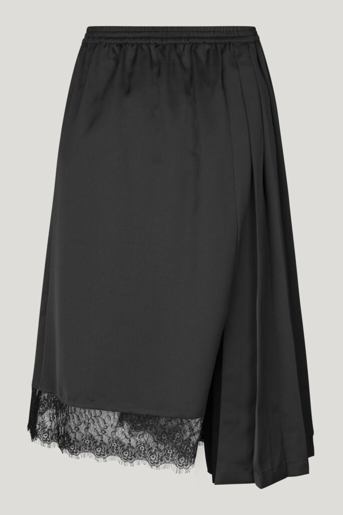 Baum und Pferdgarten Salma Asymmetrical Pleated Skirt in Black