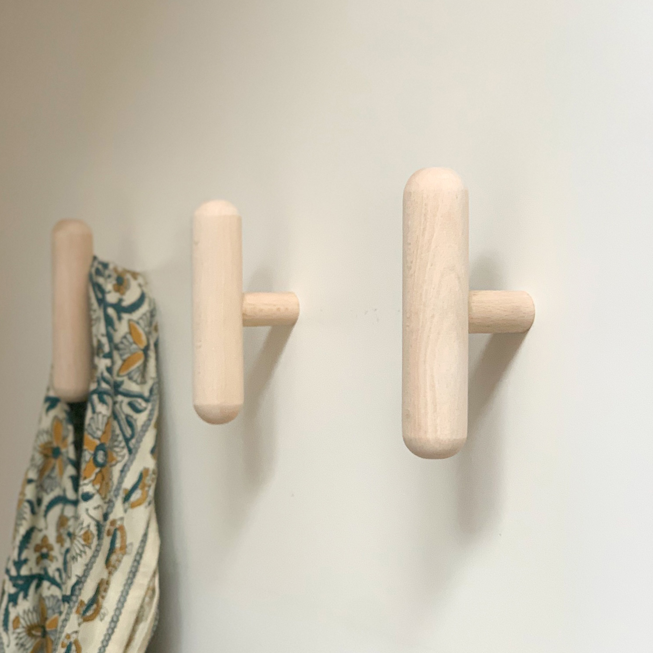 ANSO DESIGN Set of 3 "T" Wooden Coat Hooks