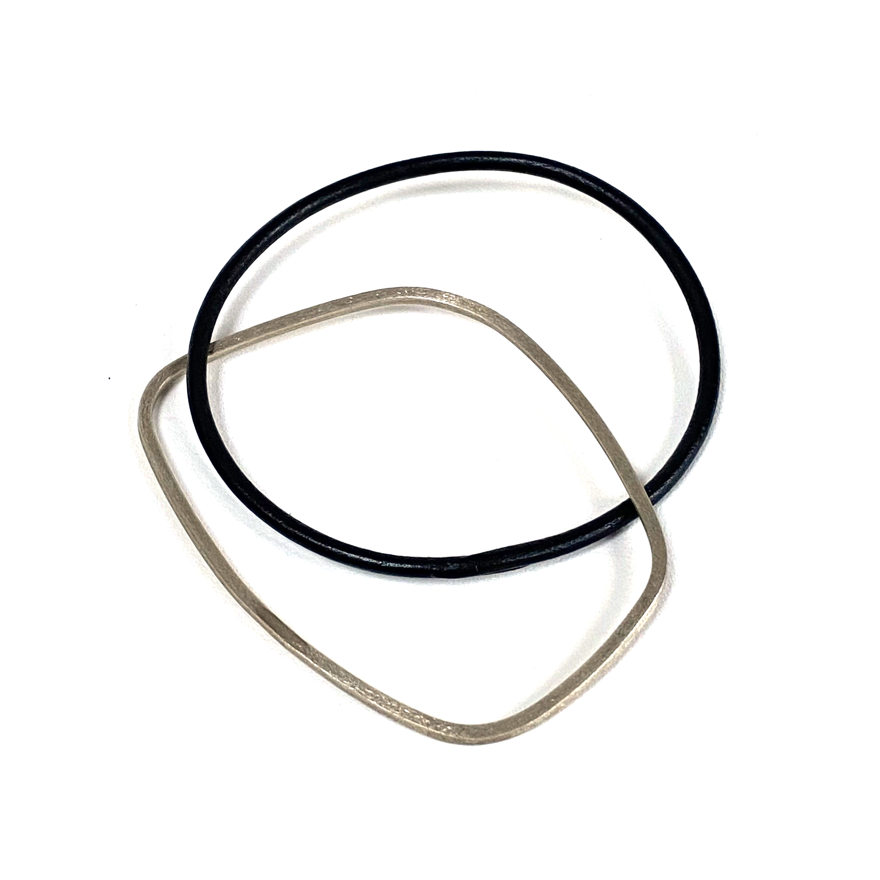 GRACIE J Silver and Leather Pebble Bangle