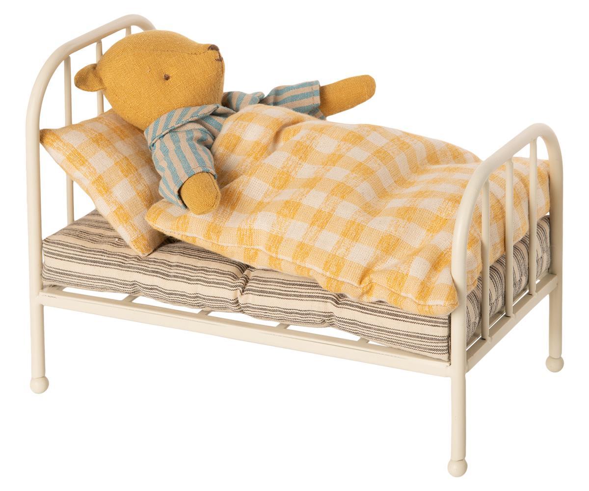 Vintage Teddy Junior bed