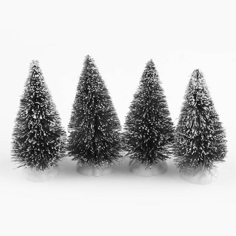villa-madelief-set-van-4-miniatuur-kerstboompjes