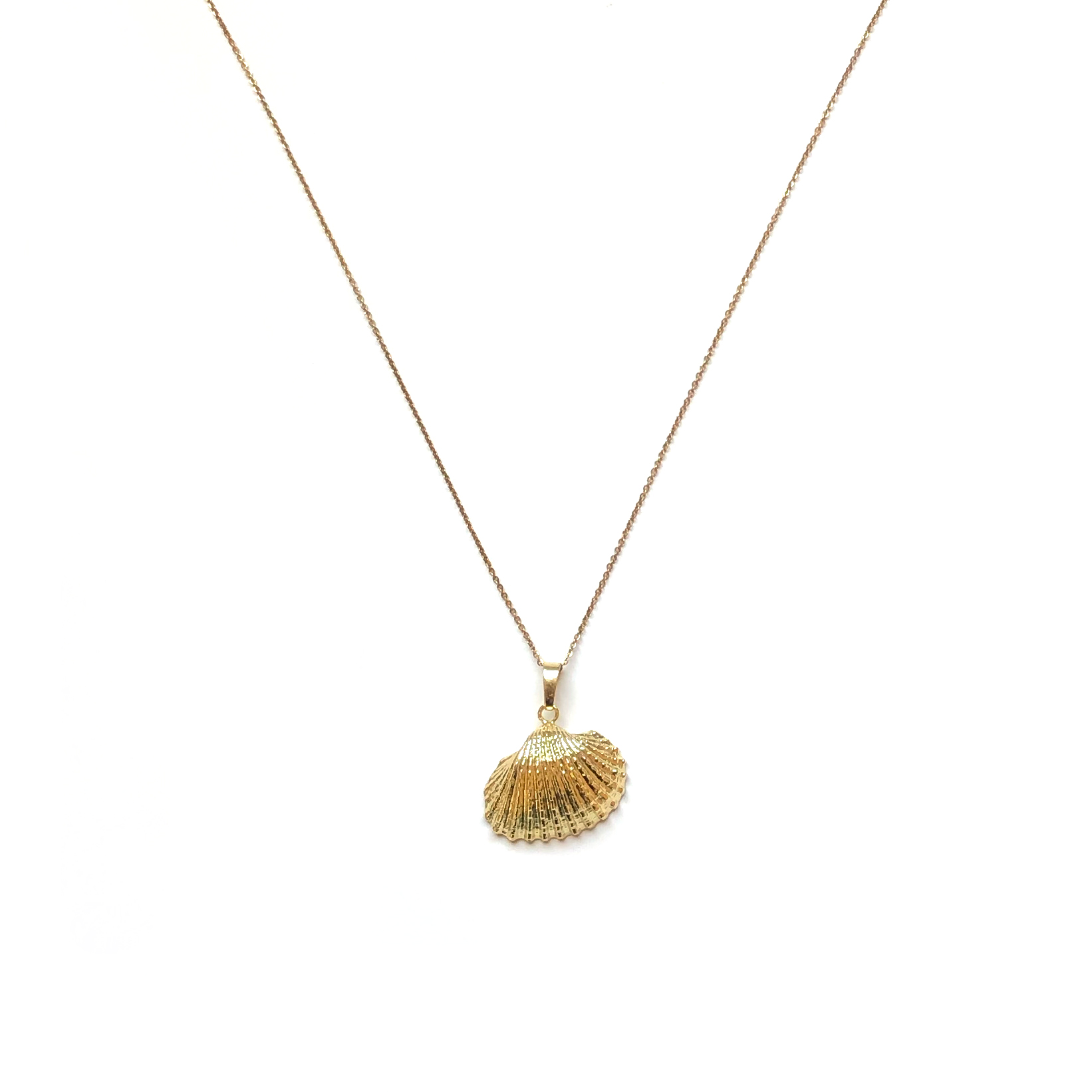 Nilu Gold Round Shell Pendant Necklace