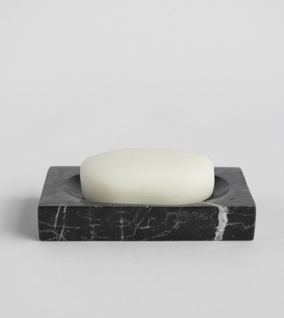kiwano-concept-black-marble-soap-dish
