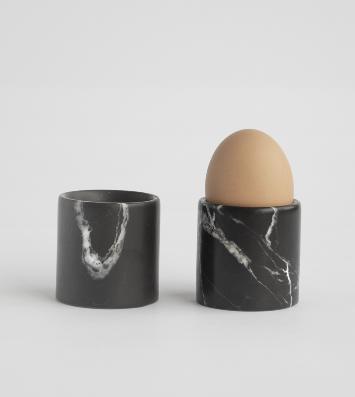 Kiwano Concept Black Marble Egg Cup Set