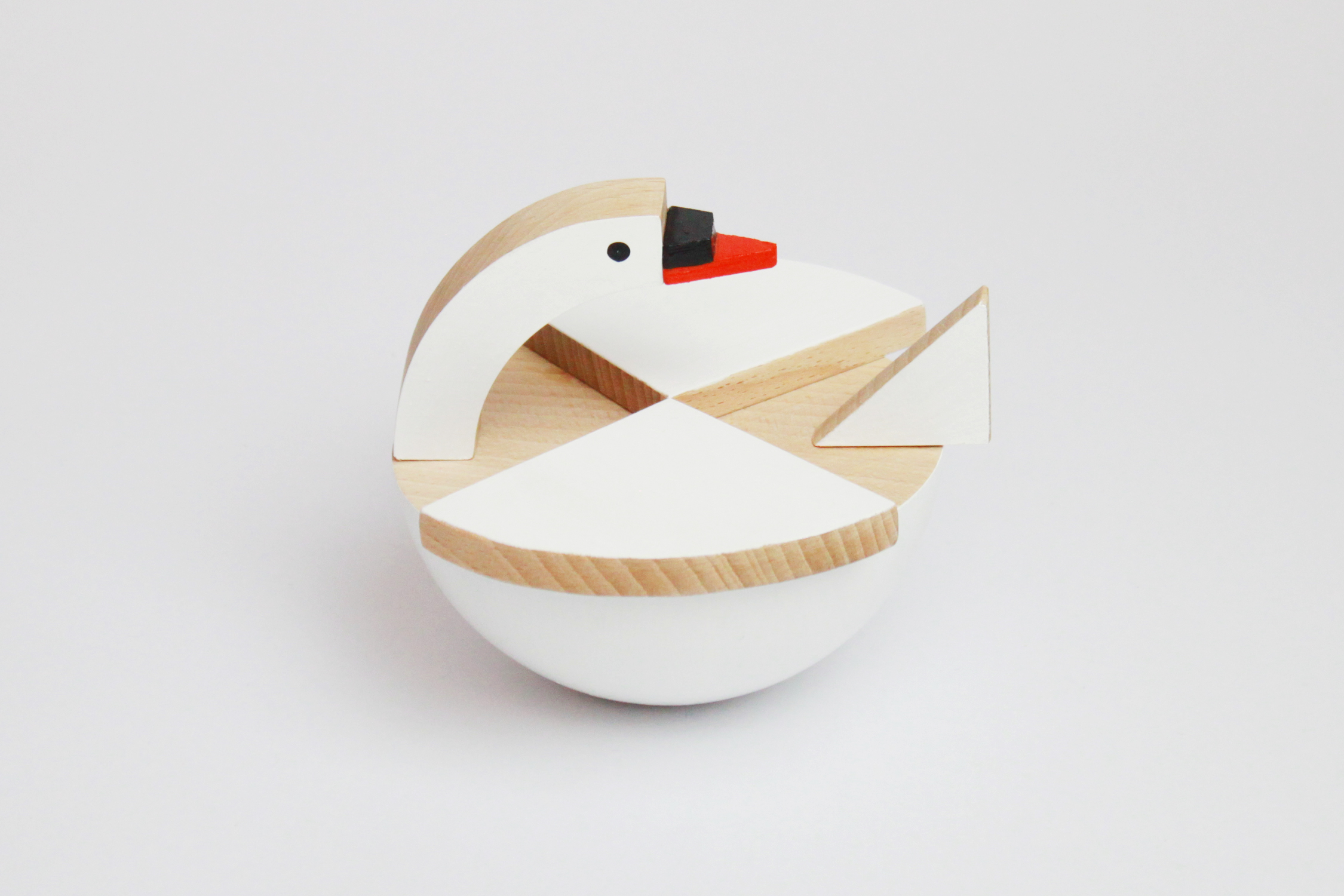 Kutulu Labu Movable Wooden Toy in White