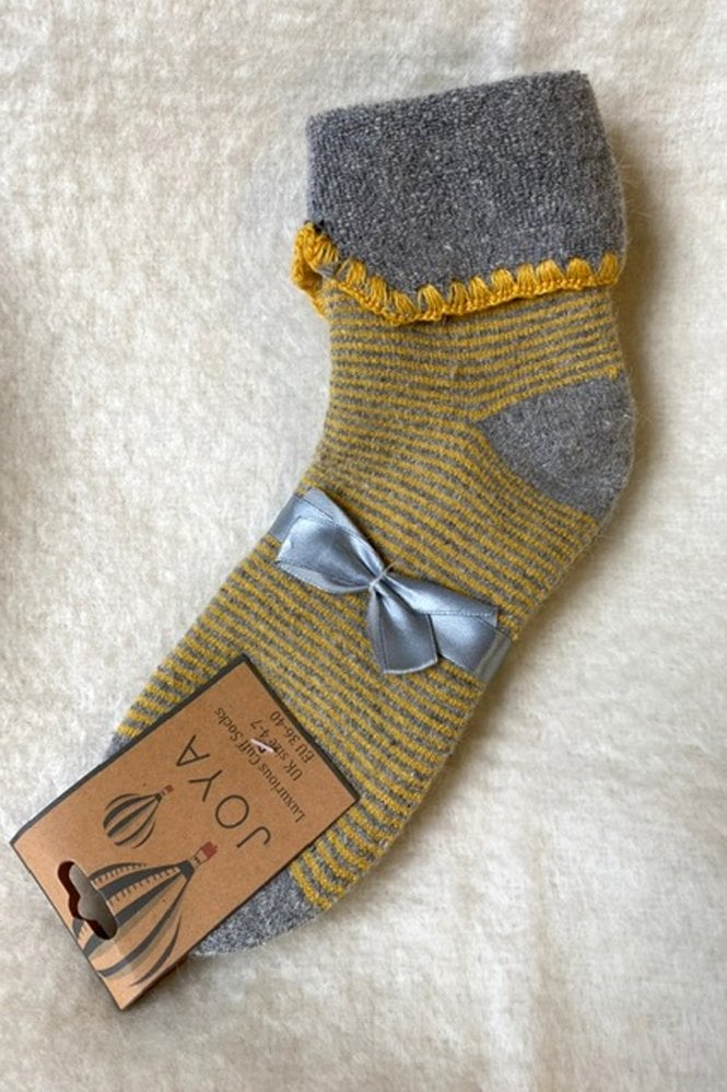 joya-grey-with-yellow-stripe-bed-socks-1