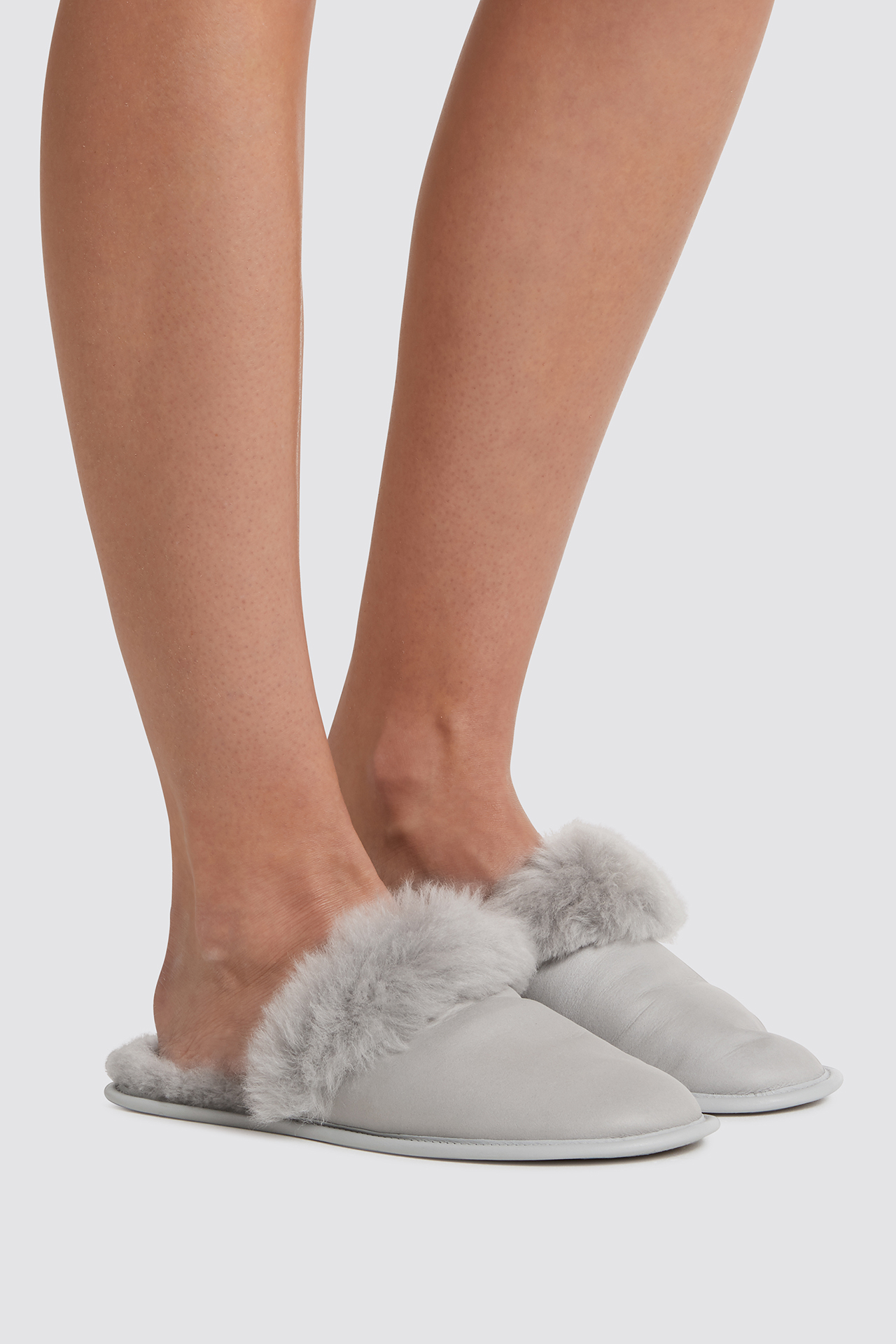 gushlow-and-cole-shearling-7-slippers-1