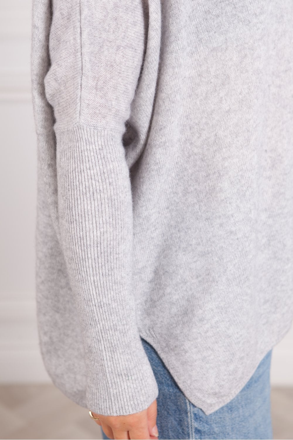 Clara Oversize Polo Knit In Grey FN7009