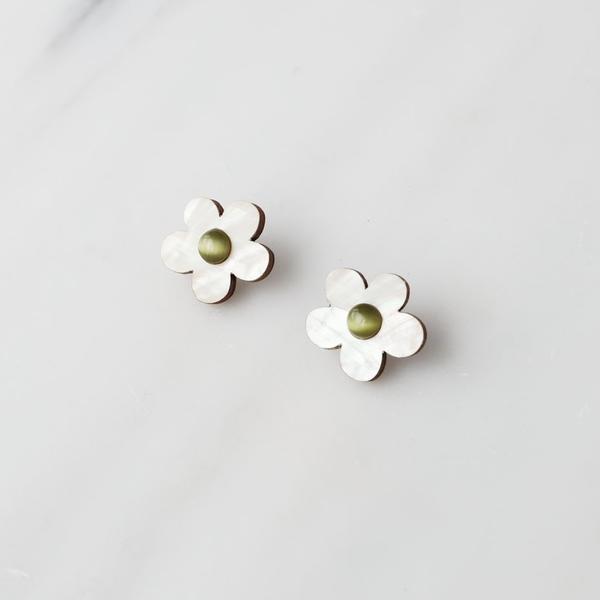 Mini Bloom White Pearl Studs