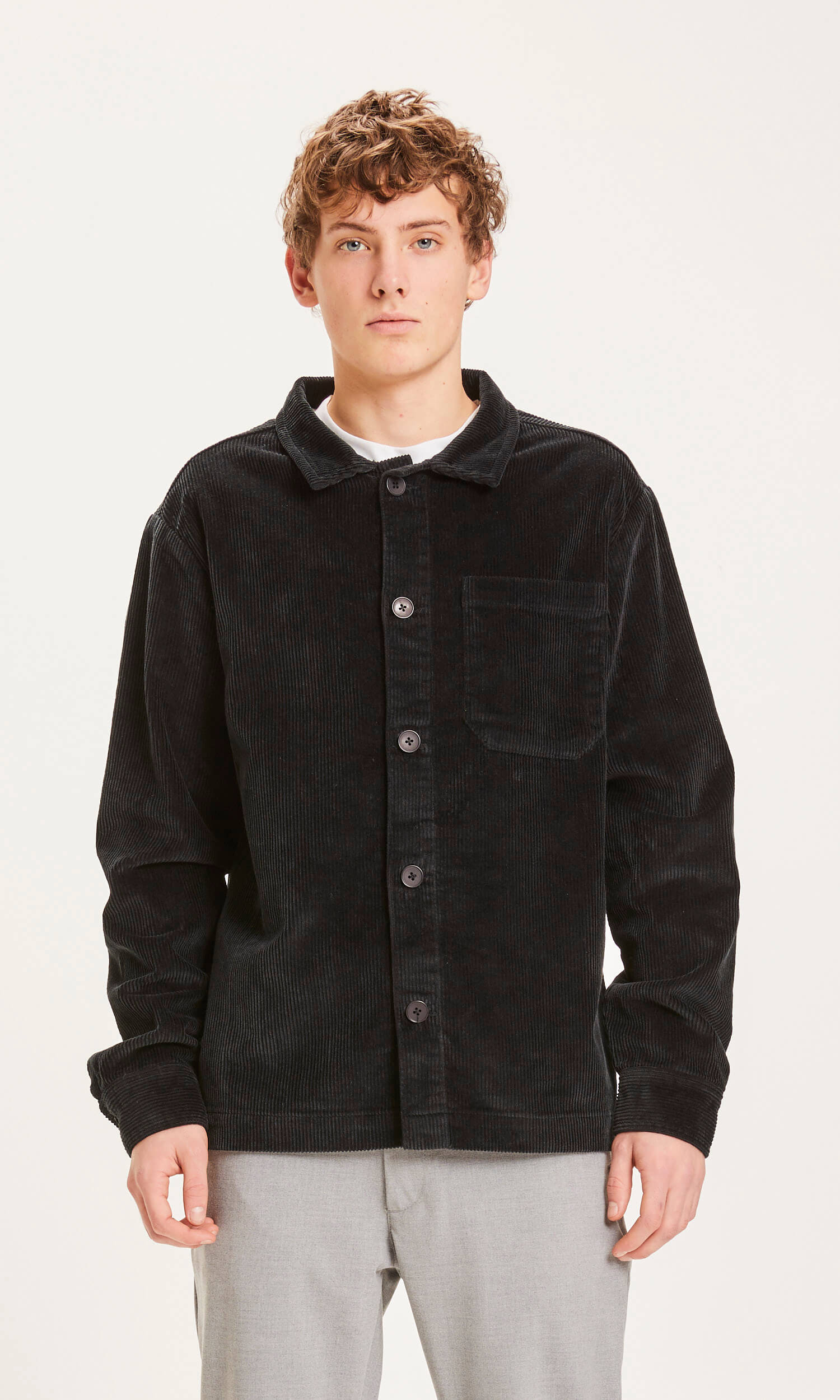 94046 Pine Stretched 8 Wales Corduroy Overshirt Black Jet