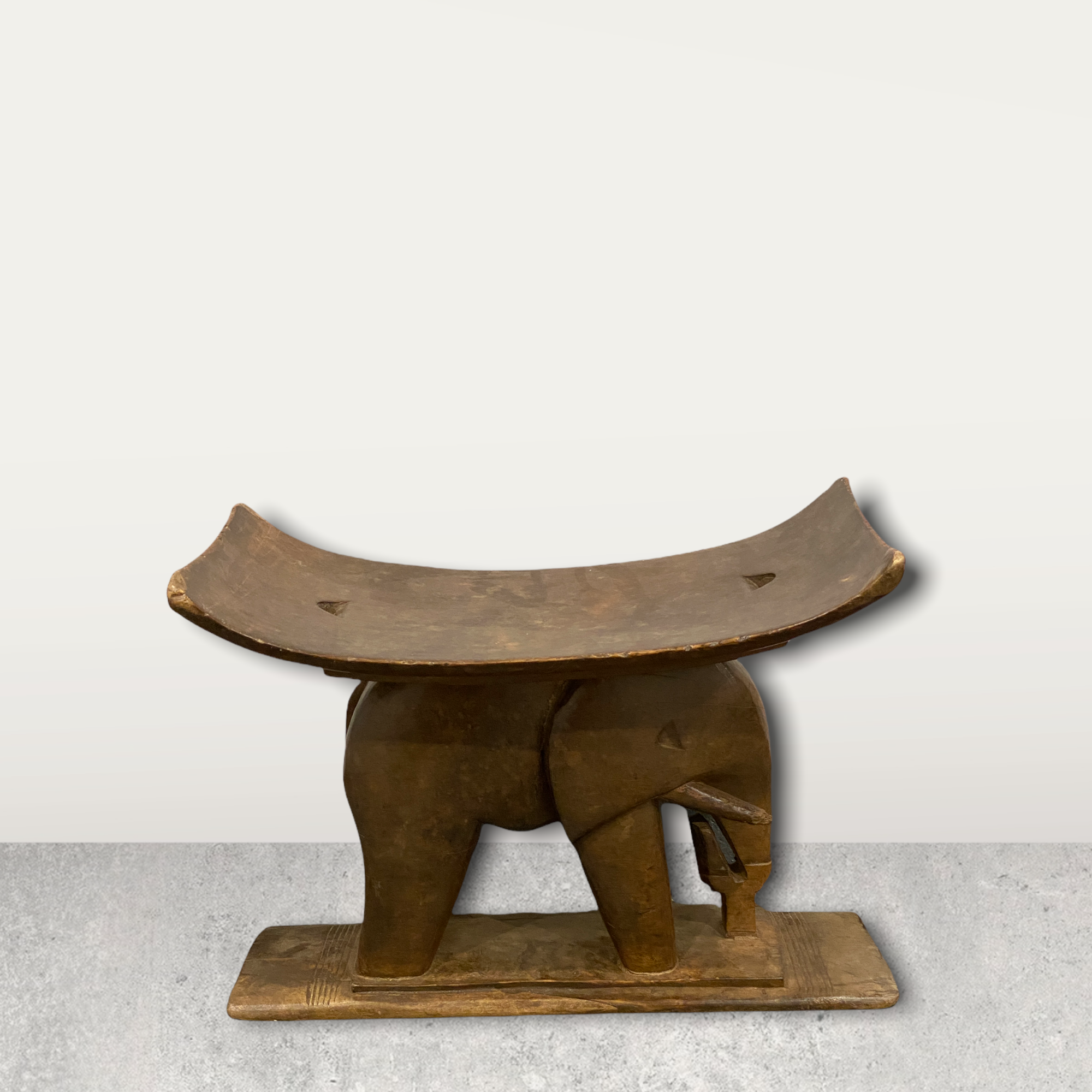 Medium 09 Elephant Ashanti Stool