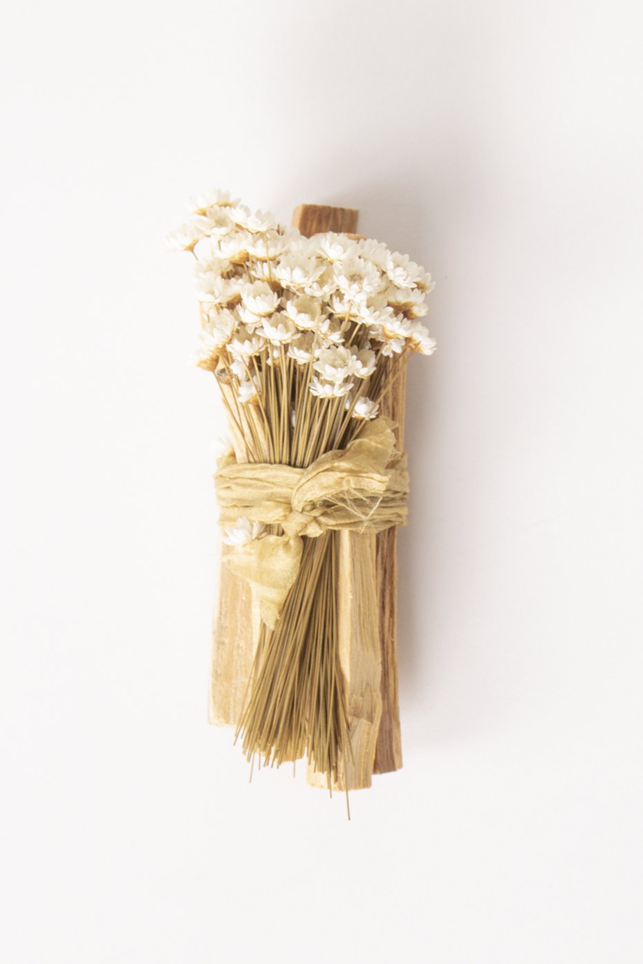 parigotte-palo-santo-and-dried-flowers