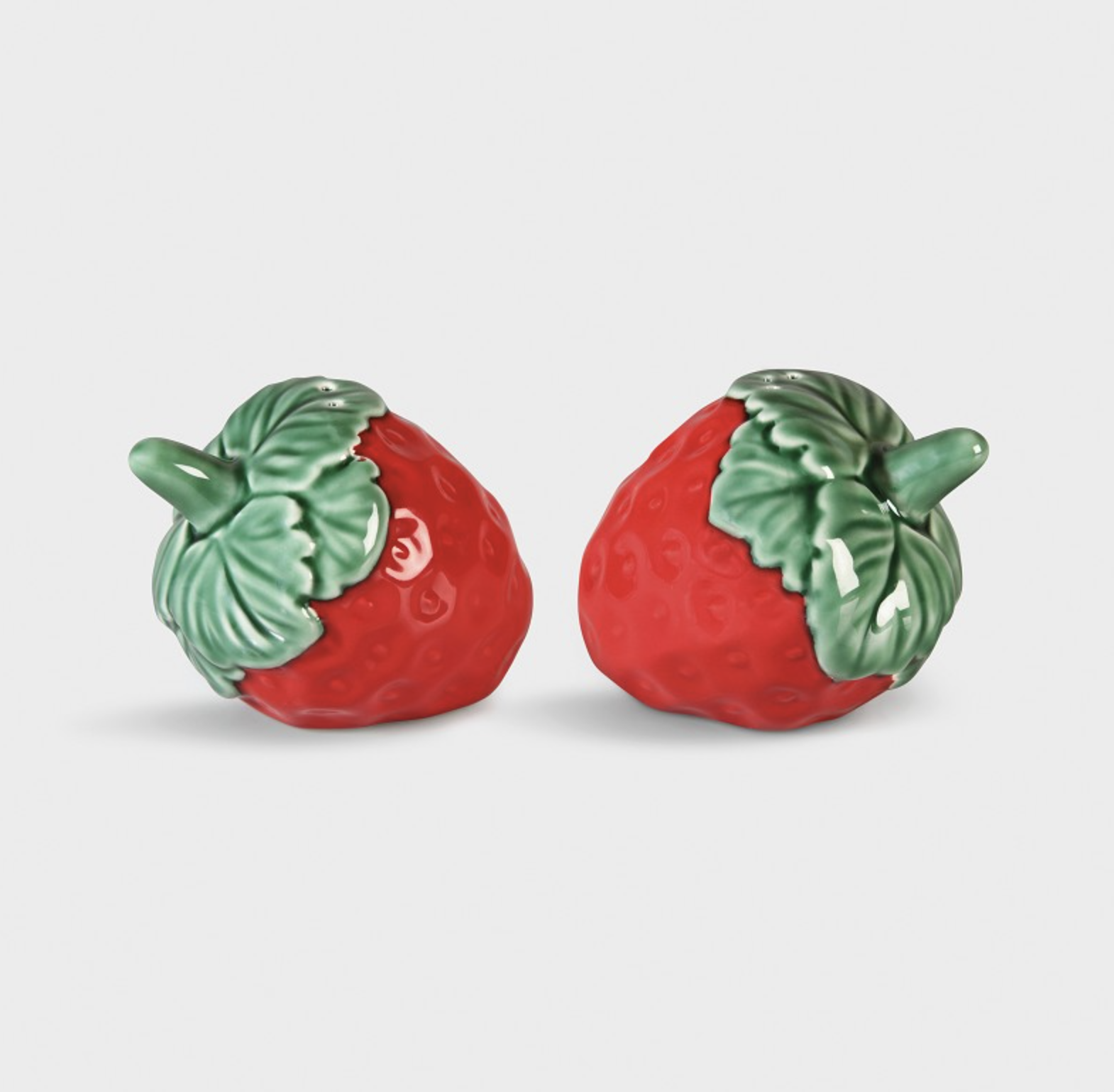 andklevering-strawberry-salt-and-pepper-pots