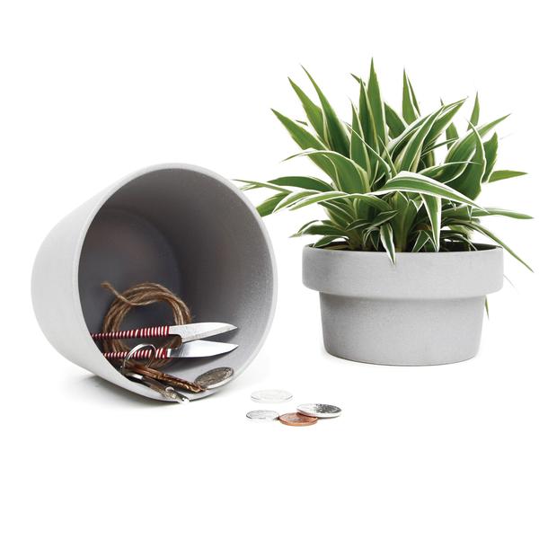 Plant Pot Hideaway