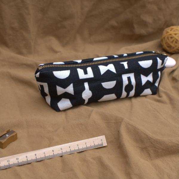 Black Bilbury Pencil Case