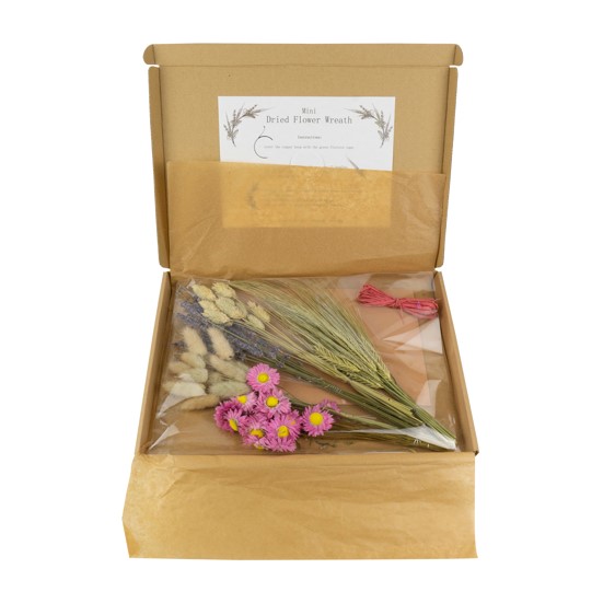 Trouva Make Your Own Mini Dried Flower Wreath Kit