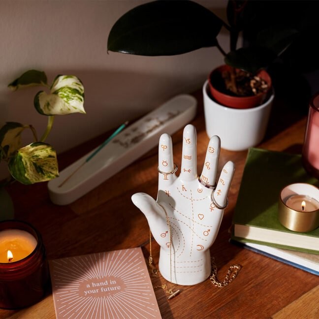 Hand jewelry display