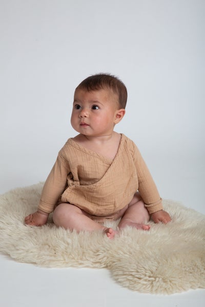 Beaumont Organic Ss22 Jael Organic Cotton Baby Top In Brown