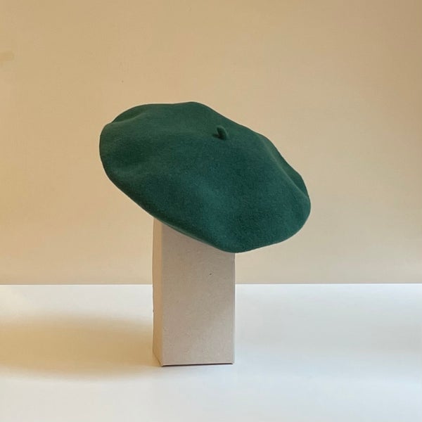 Beret from soft merino wool - Green