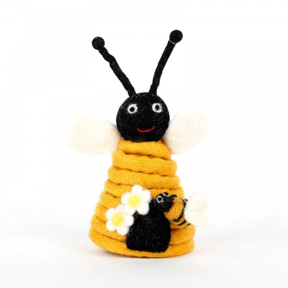 Sjaal met Verhaal Felt Egg Warmer - Bee (hive)