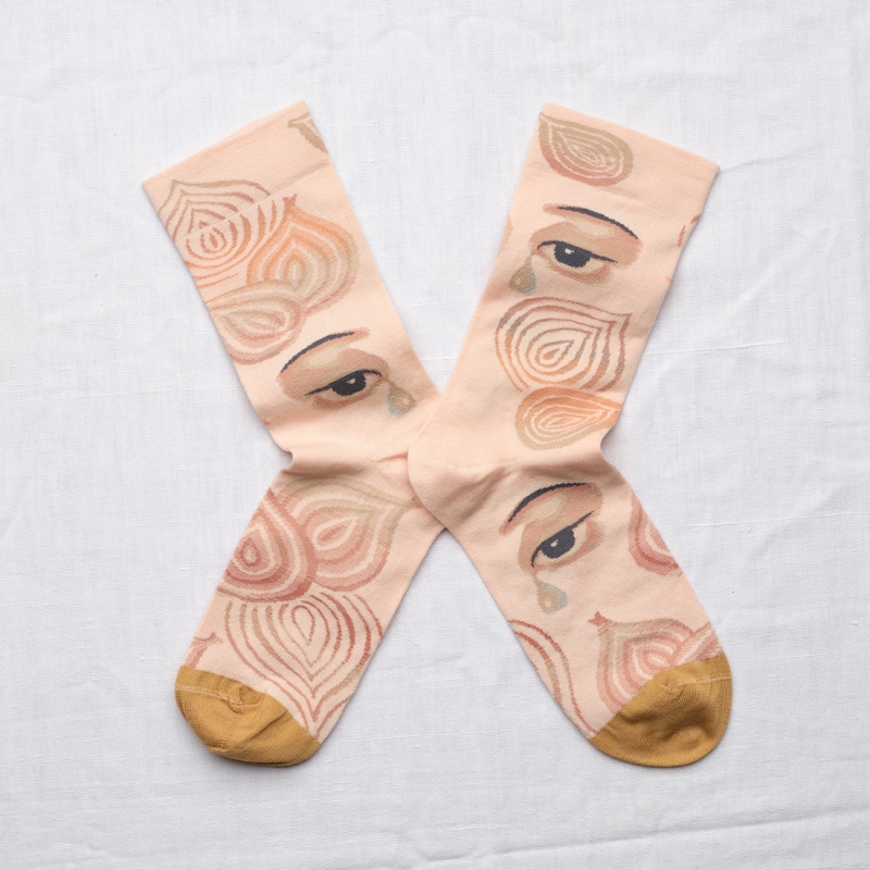 Pink eye socks button