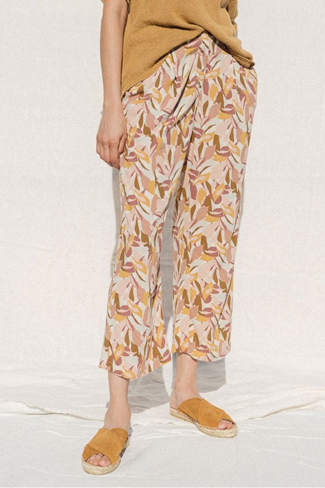 indi-and-cold-print-pants-in-rosa