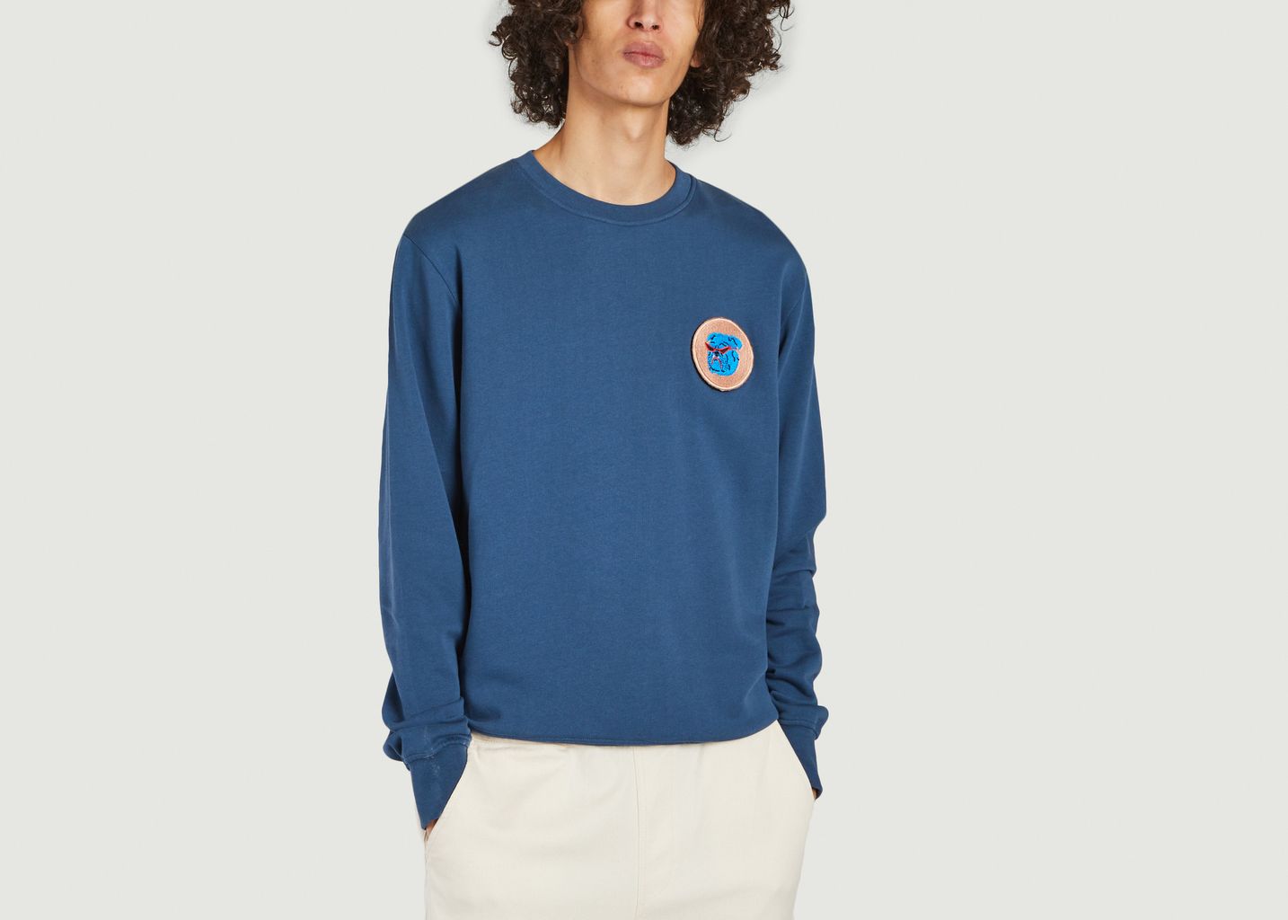 OLOW Scratchy Sweatshirt With 3 Embroidered Patches To Scratch
