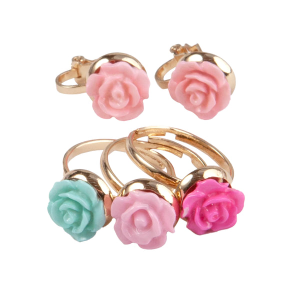 great-pretenders-boutique-rose-rings-and-earring-set