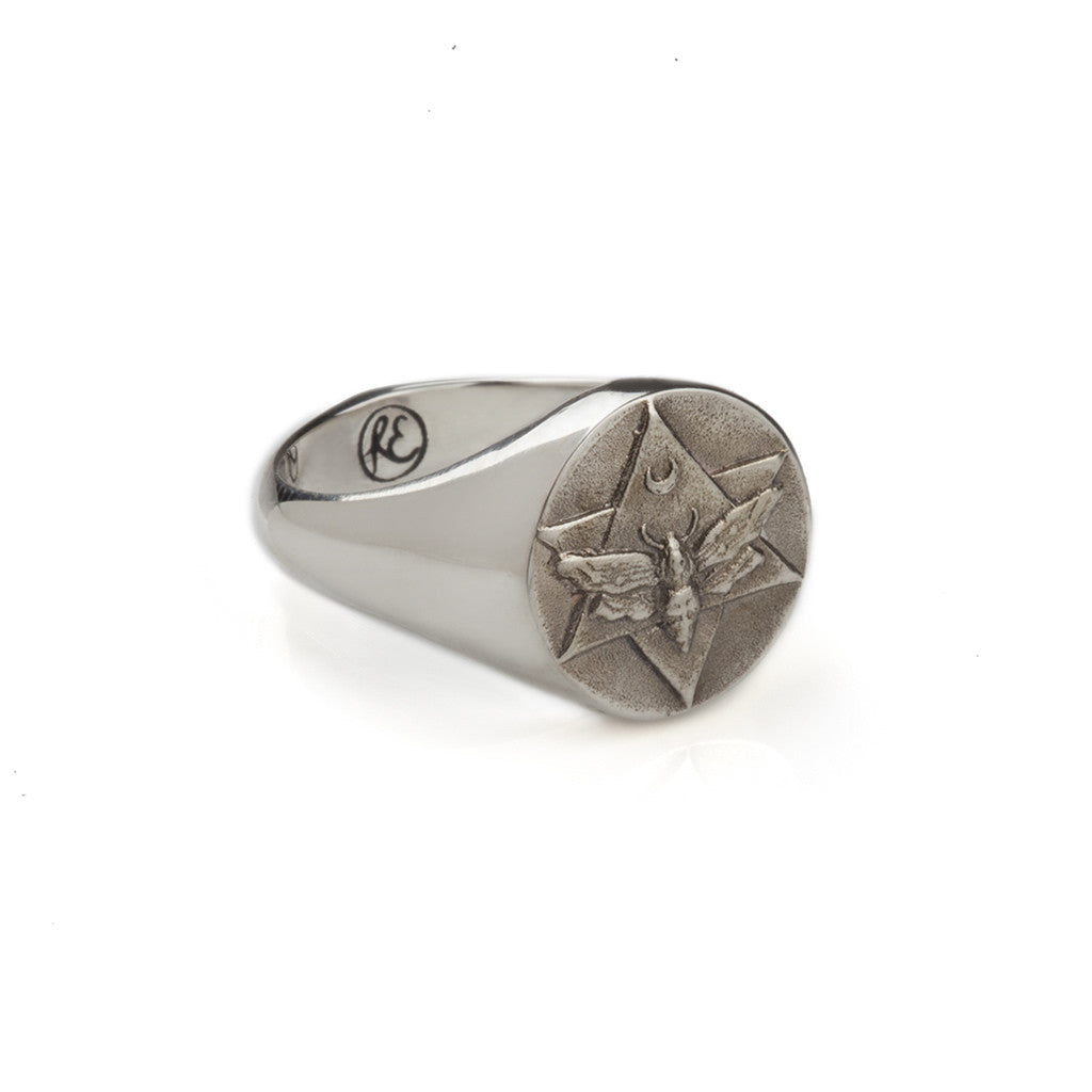The Lunar Signet Ring - P / Silver