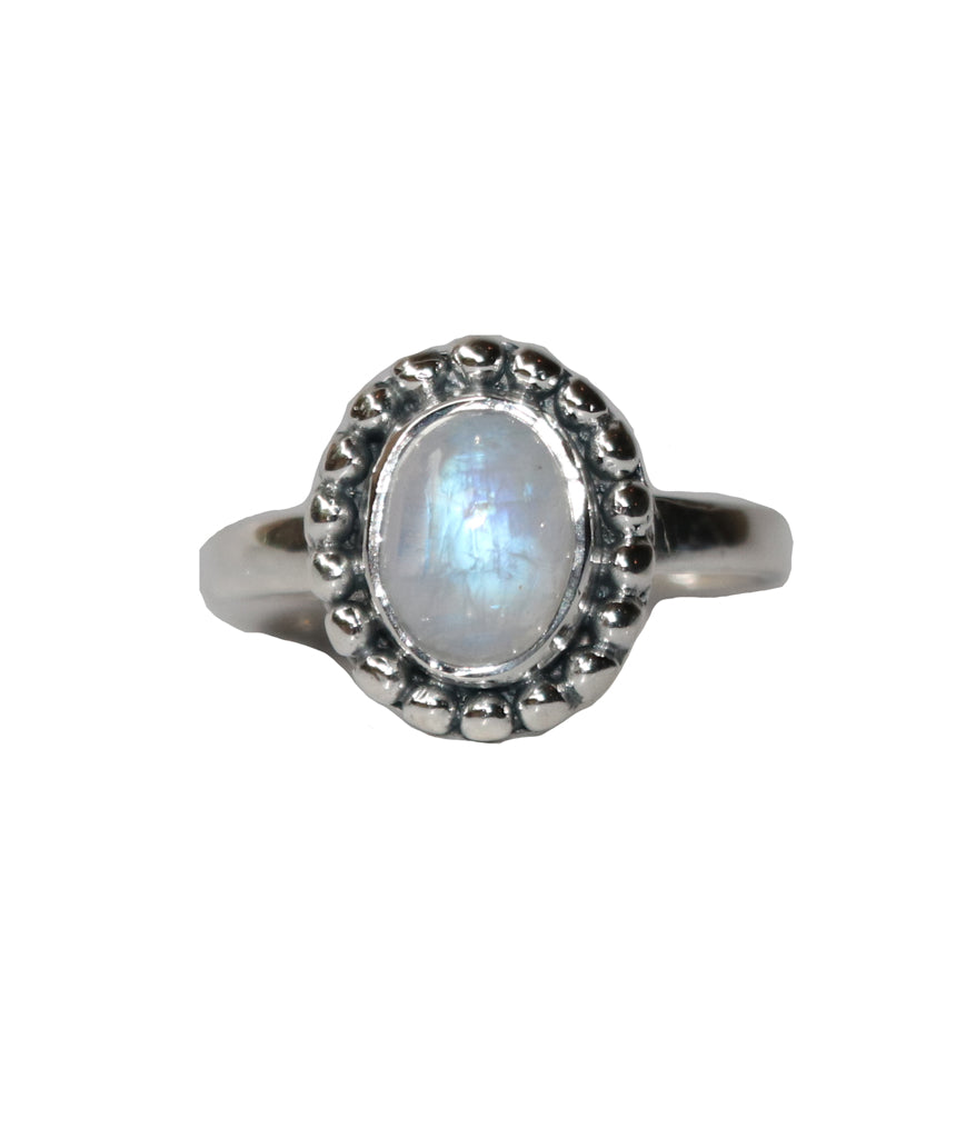 Sterling Silver Ring With Embedded Stone IV7541