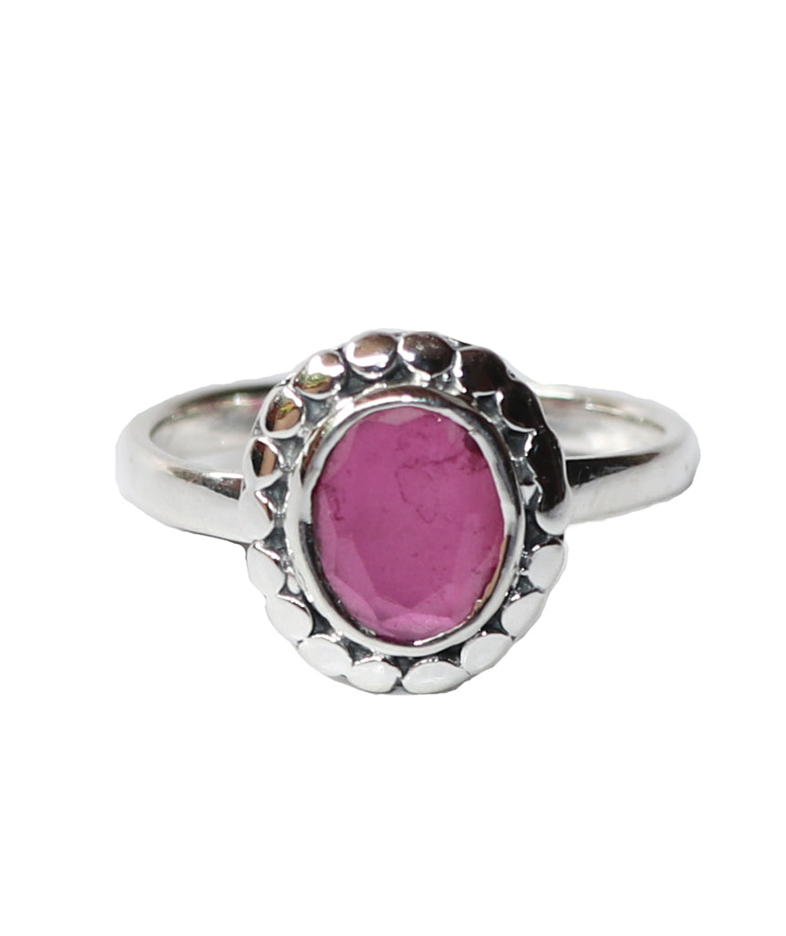 Sterling Silver Ring With Embedded Stone IV7541