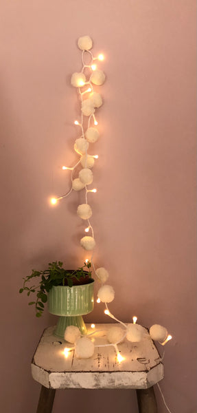 White Pompom Light Chain