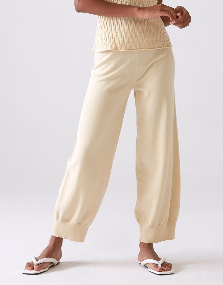 Diarte Dansu Knitted Trousers in Vanilla
