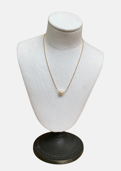 Essential White Pearl Necklace Gold