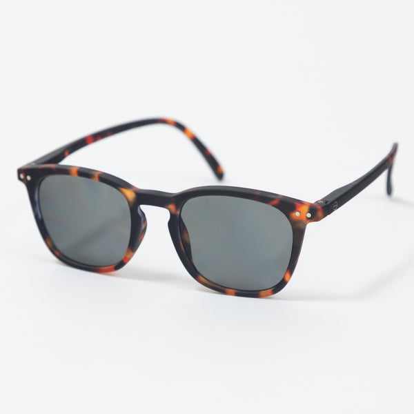 IZIPIZI #E The Trapeze Sunglasses in Tortoise Grey Lense
