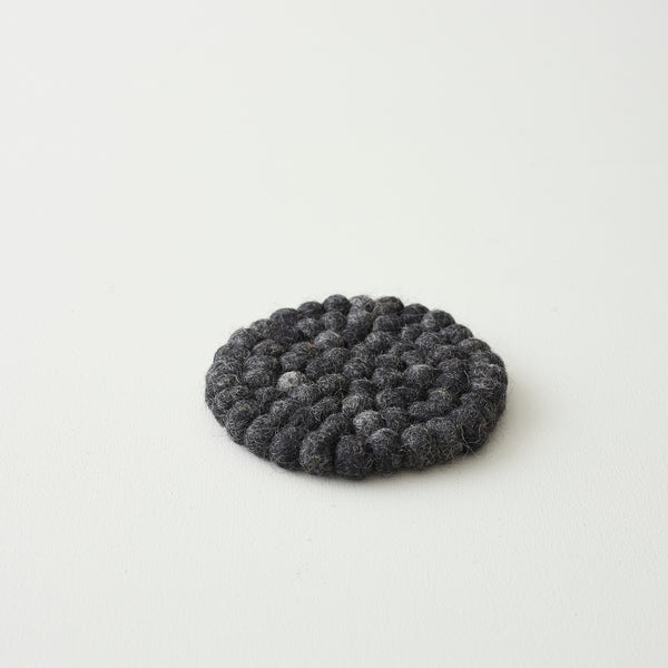 Aura Que Asik Handmade Eco Felt Ball Coaster - Dark Grey