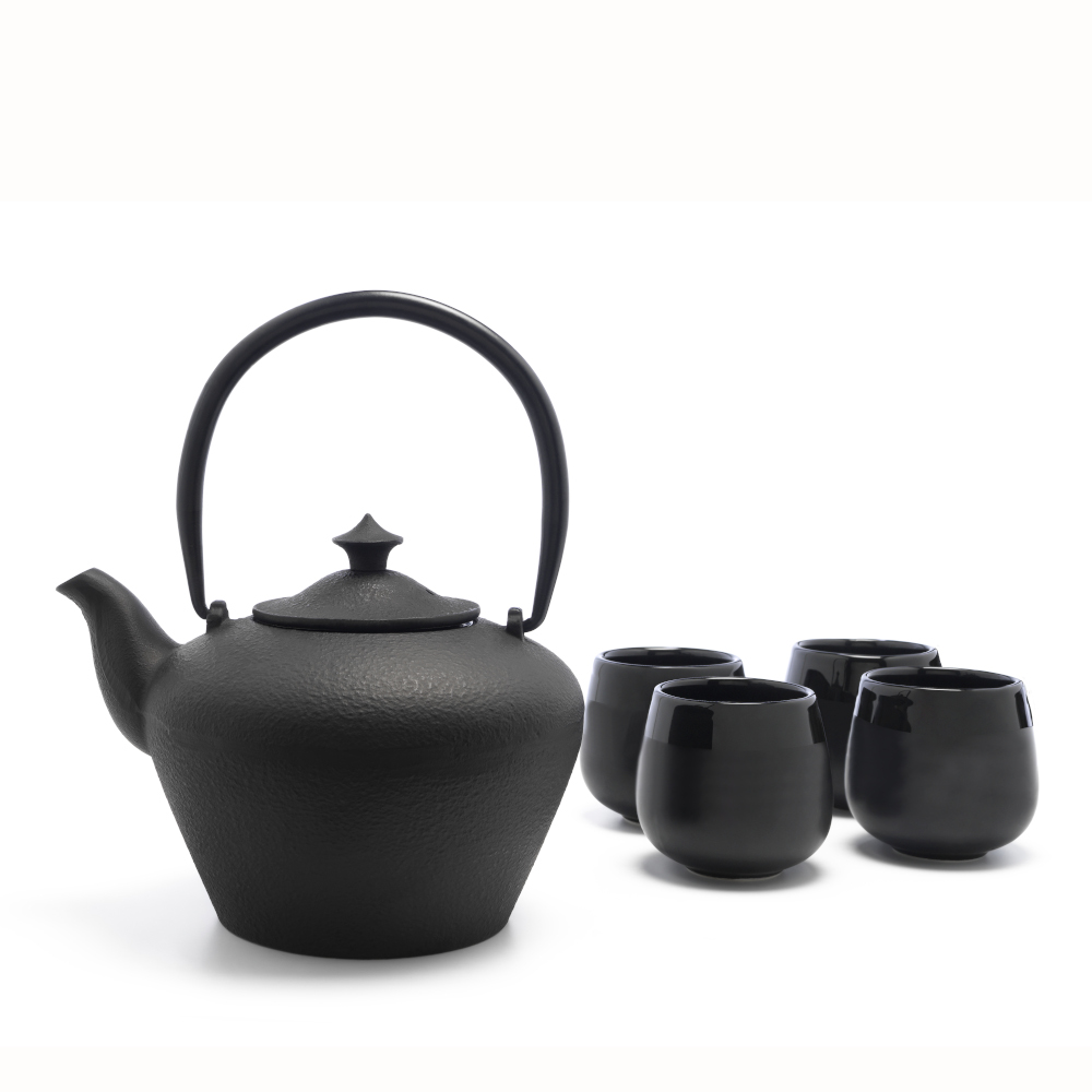 Bredemeijer Bredemeijer Gift Set With Chengdu Design Teapot 1.0l In Black Cast Iron With 4 Porcelain Mugs In A Bamboo Gift Box