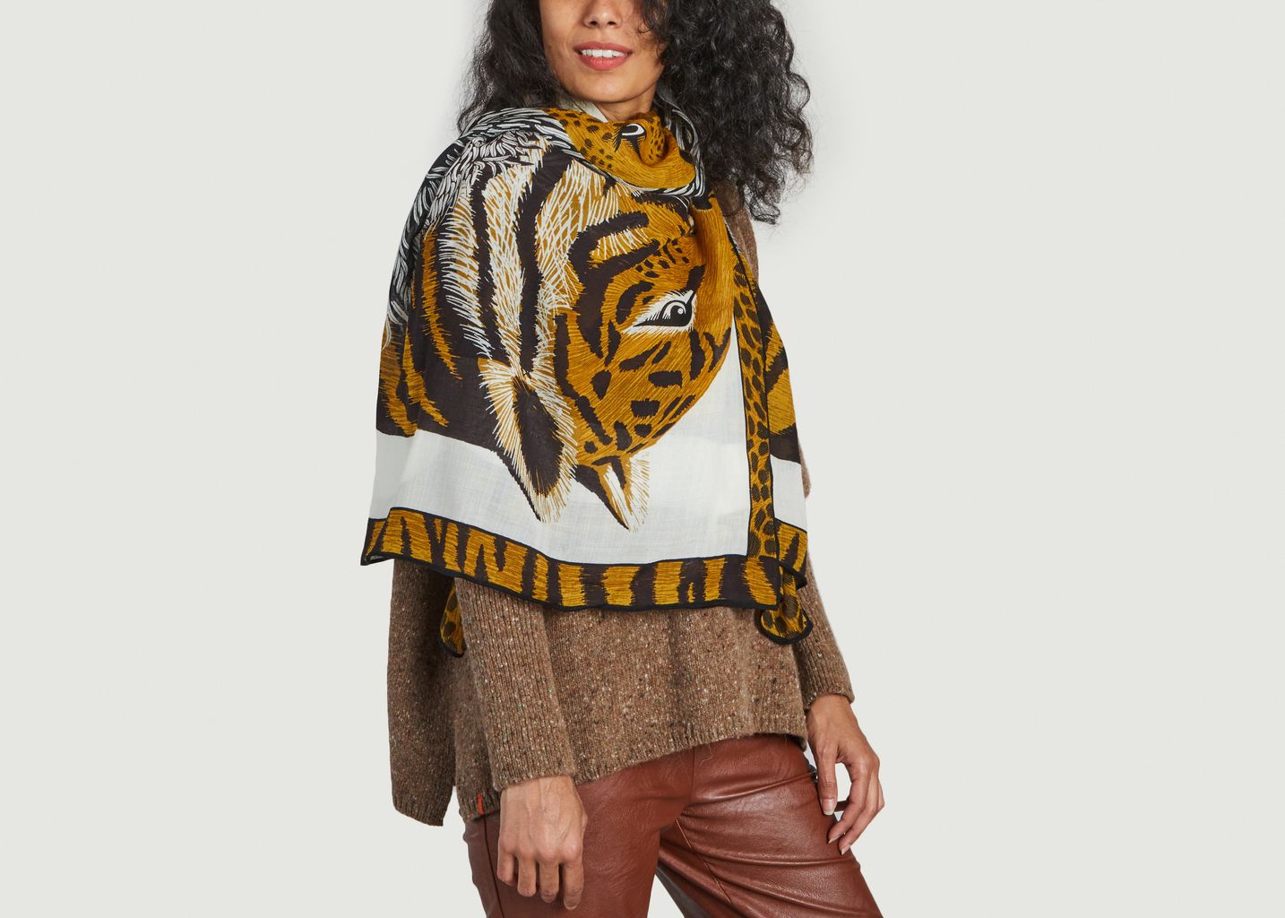 Square Wool Scarf With Cheetah Pattern