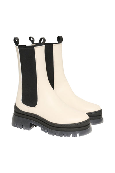 Ruchira Boots In Eggshell