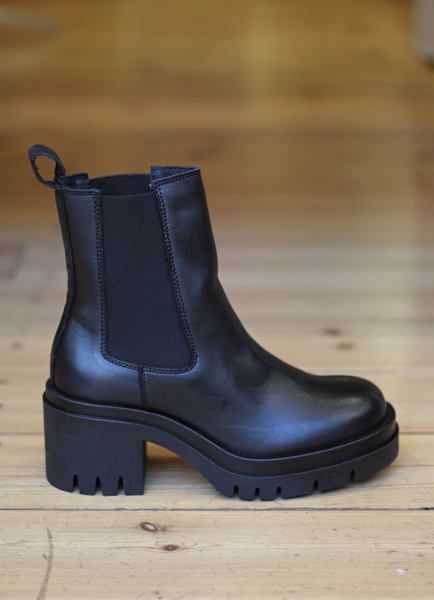 Atira Alpha Boot Black