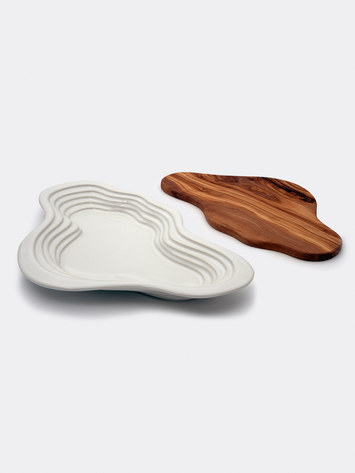 Laboratorio D’Estorias Two-piece set for serving food in stoneware and olive wood, representation of portuguese olive tree landscape